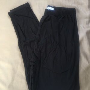 NWT Amelia James extra curvy leggings